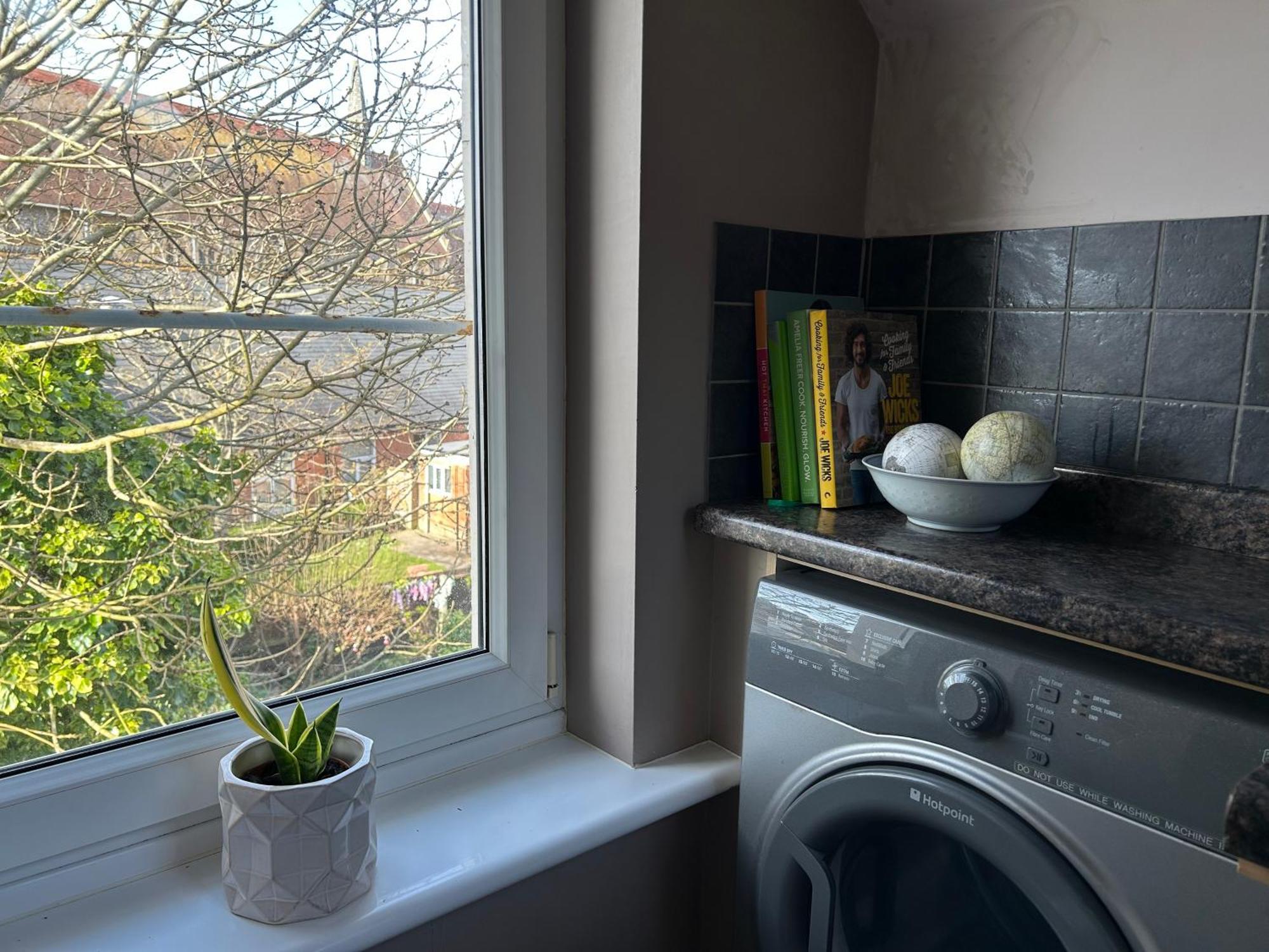 Seaside Rentals Bournemouth - 2Br, Upto 6Ppl, Beach 3 Min Walk, Dogs Ok, Wifi, Park 2 Cars Eksteriør billede