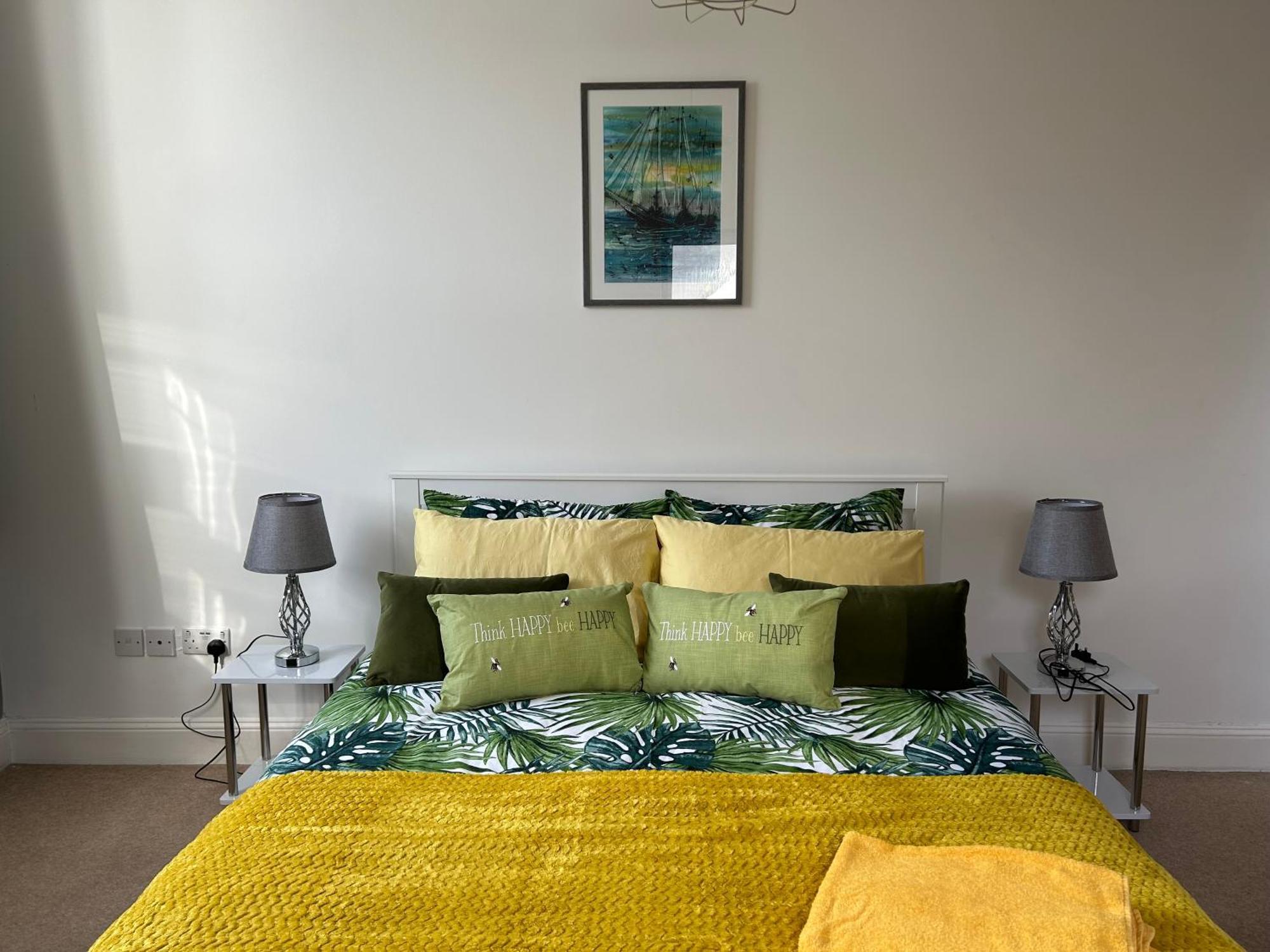 Seaside Rentals Bournemouth - 2Br, Upto 6Ppl, Beach 3 Min Walk, Dogs Ok, Wifi, Park 2 Cars Eksteriør billede